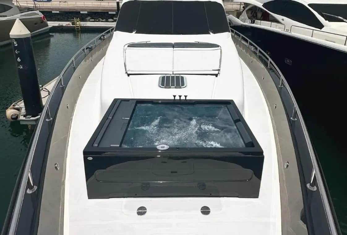 BLACK PEARL JACUZZI