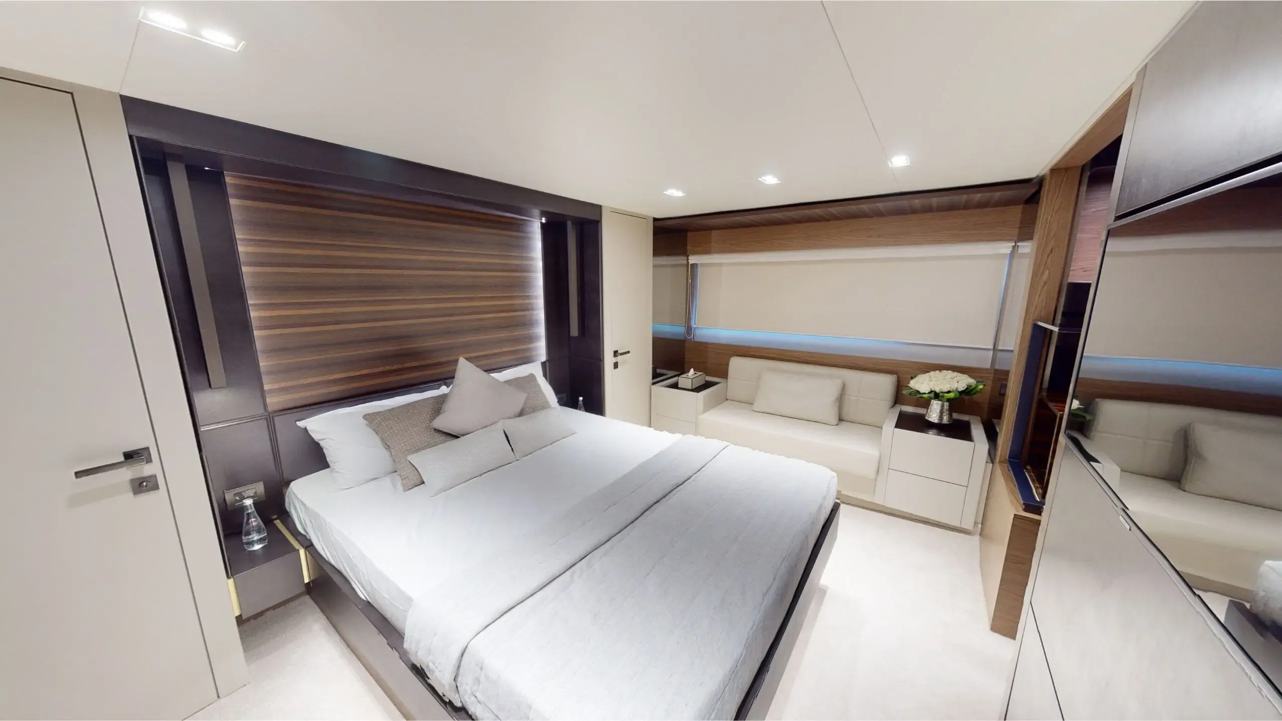 Ferretti 67 - Image 19