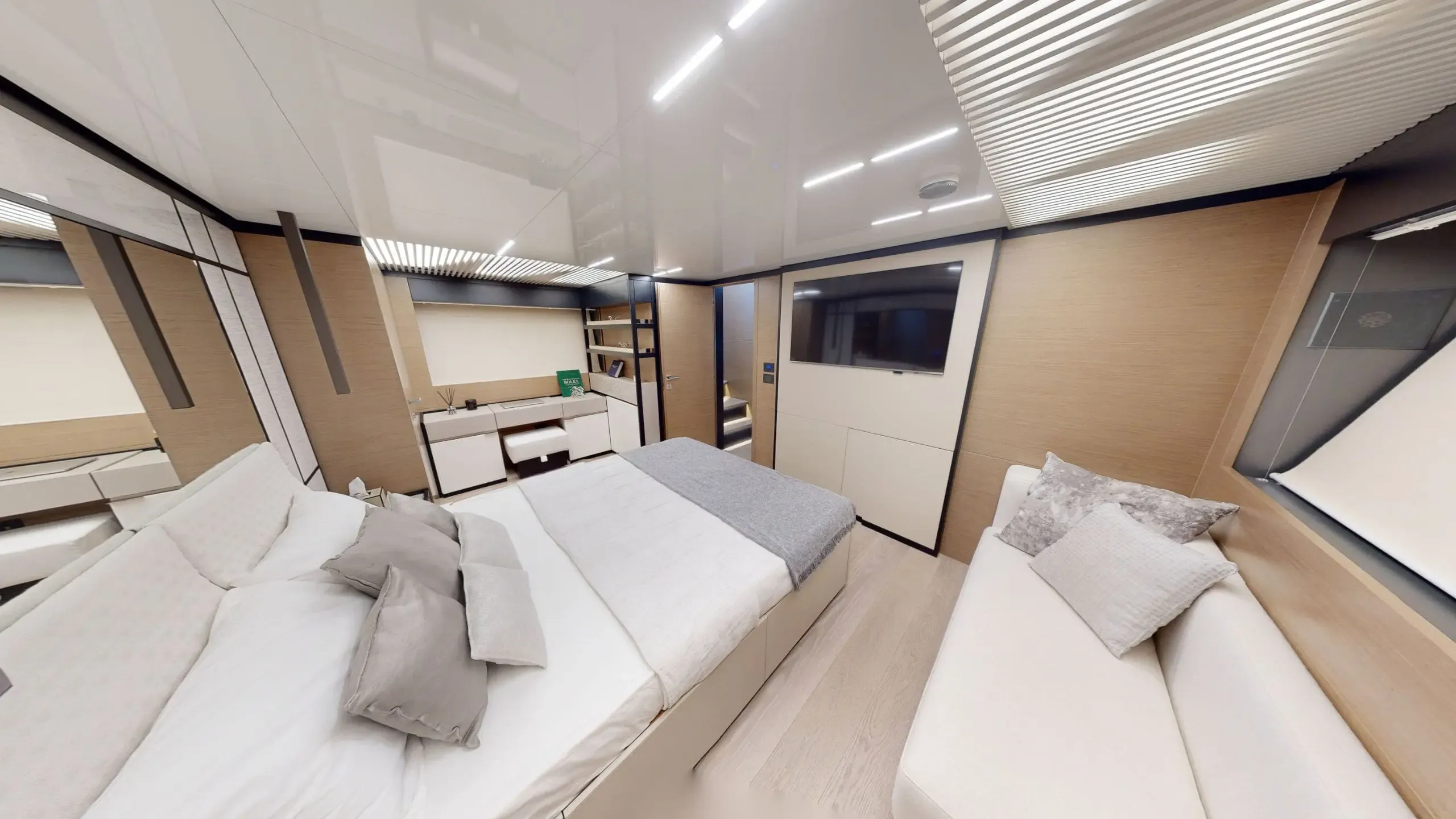 Ferretti 78 - Image 17