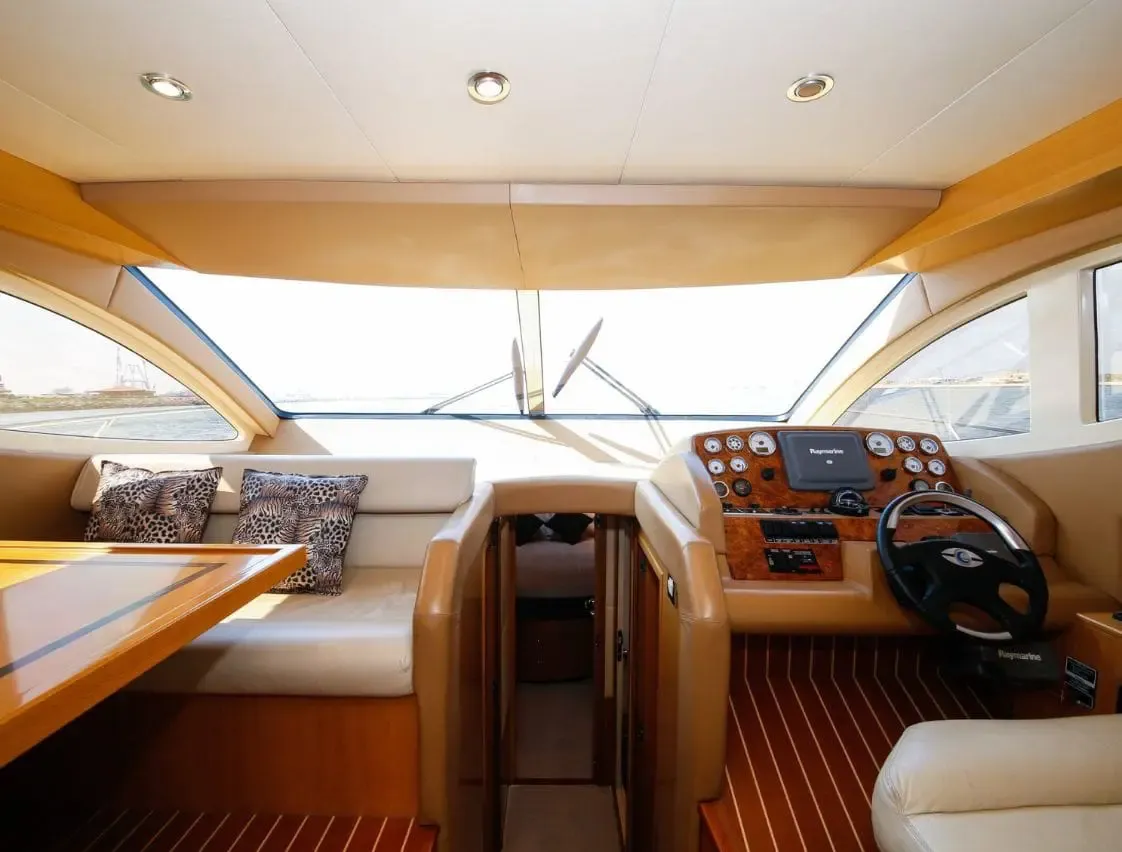 Majesty 44 - Image 8