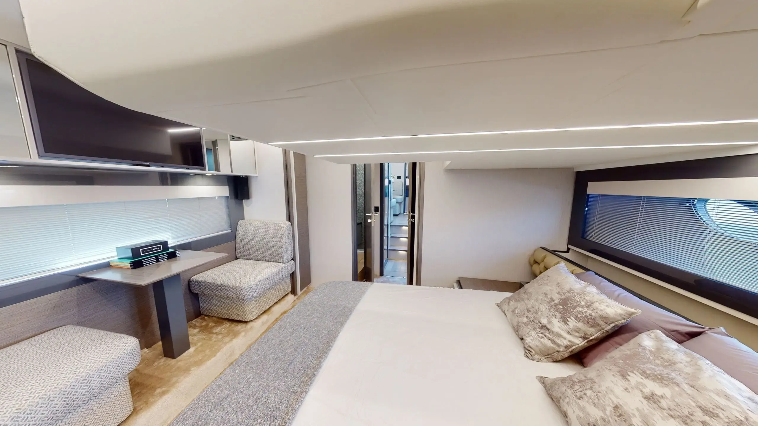 Pershing White Pearl - Image 13