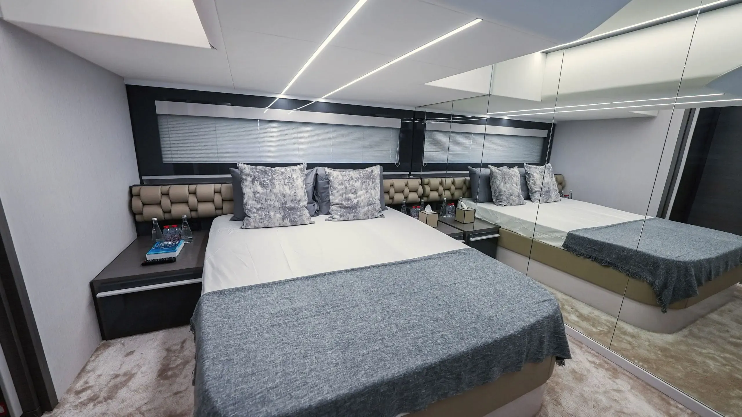 Pershing White Pearl - Image 15
