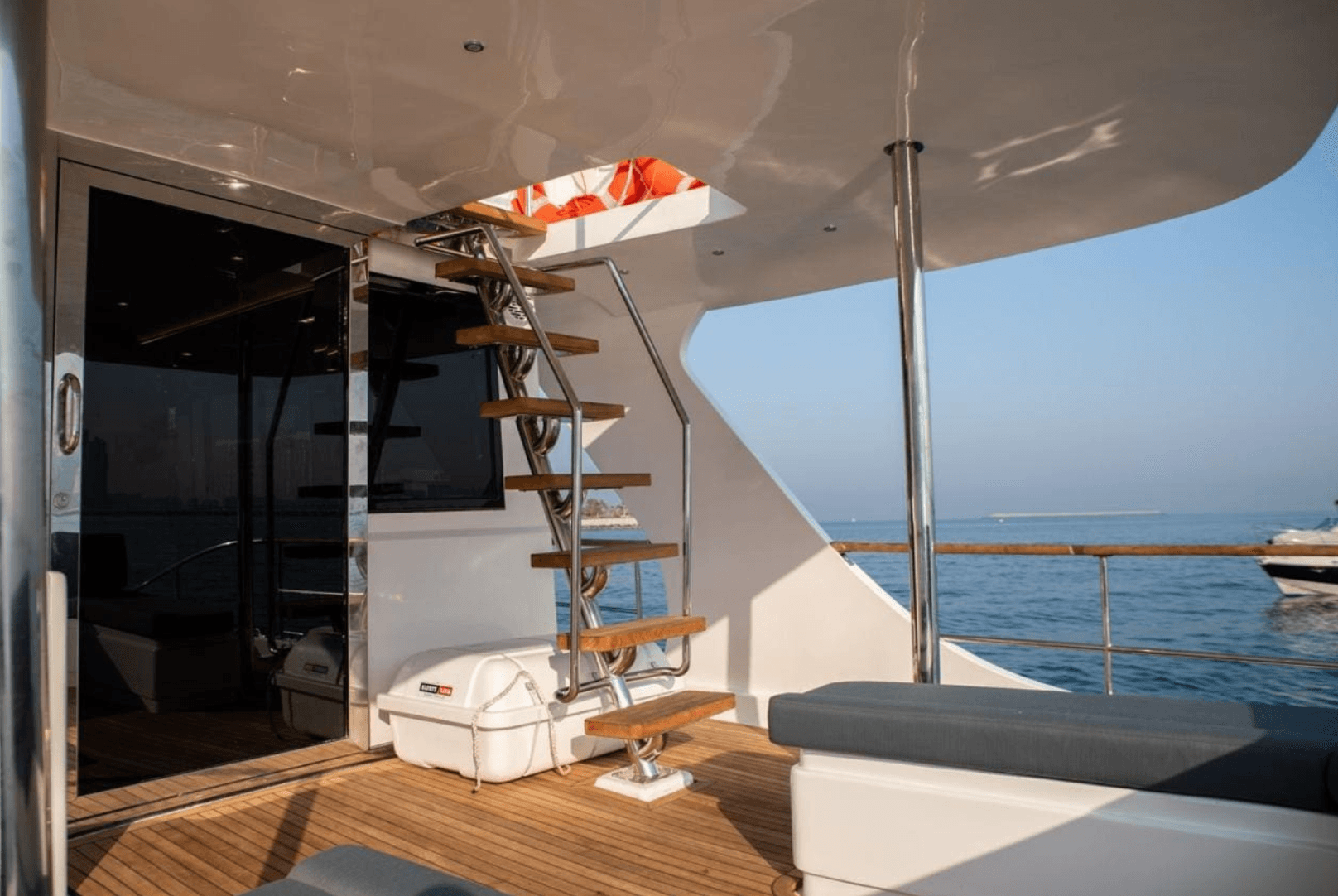 Hatteras - Image 10