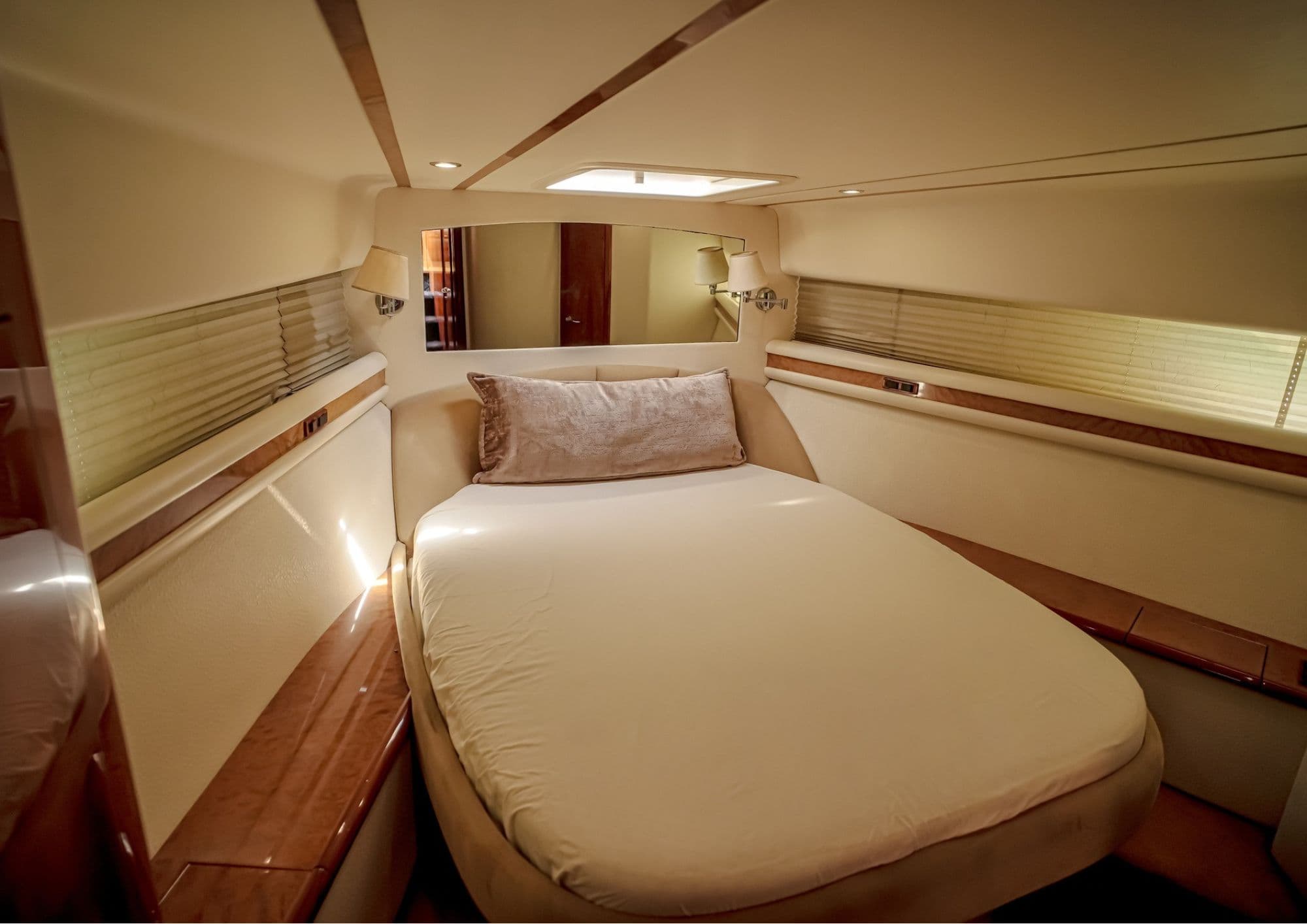 Enterprise 48ft yacht rental Dubai gallery image 10