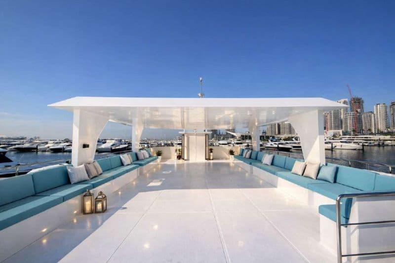 Vogue 90ft yacht rental Dubai gallery image 4